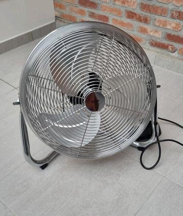 Sencys vloerventilator ZF-16B 130W

 beschikbaar voor biedingen