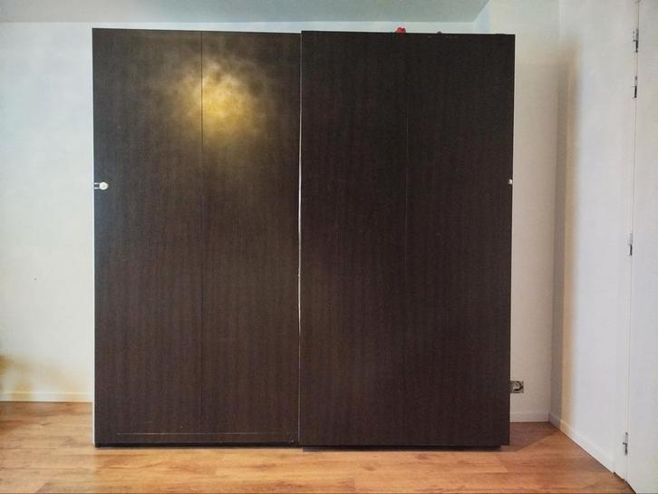 Armoire Ikea noir porte coulissante, Maison & Meubles, Armoires | Armoires à porte coulissante & Armoires à archives, Comme neuf