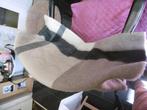 kledij dames mooie grote wollen sjaal, in nieuwstaat, Kleding | Dames, Ophalen of Verzenden, Zo goed als nieuw, Sjaal
