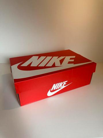 Nike Dunk low QS  beschikbaar voor biedingen