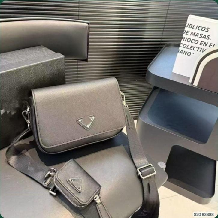 Prada Brick Re-nylon en saffiano leren tas, Handtassen en Accessoires, Tassen | Schoudertassen, Nieuw, Overige merken, Zwart, Leer