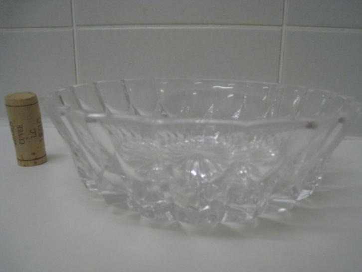 Glazen schaal in geslepen glas, Antiek en Kunst, Antiek | Servies los, Ophalen