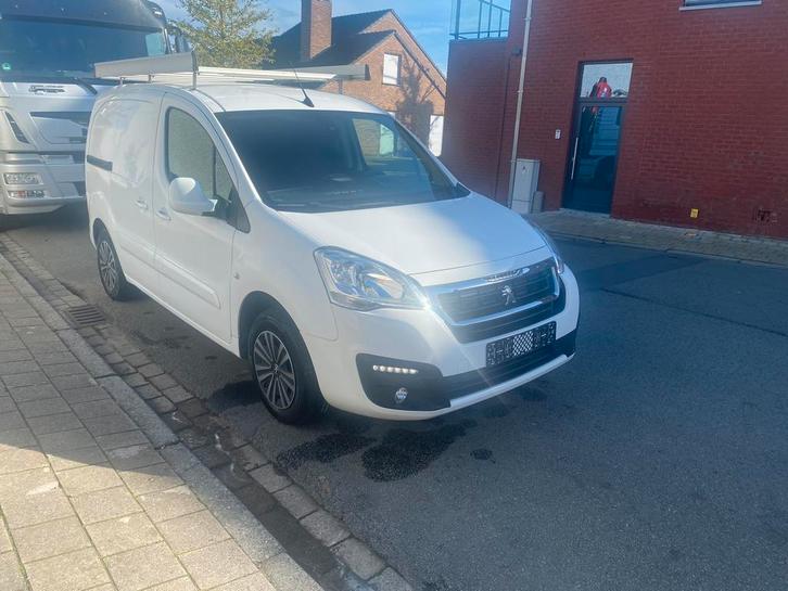 Peugeot partner 1.6hdi 80.000km Btw wagen, Auto's, Bestelwagens en Lichte vracht, Bedrijf, Te koop, Airbags, Airconditioning, Apple Carplay