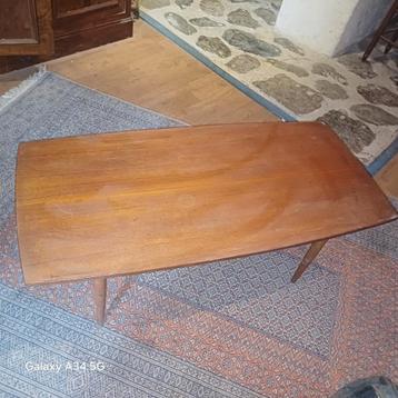TABLE BASSE ALBERTS TIBRO DATE 26 02 1954. SUEDE beschikbaar voor biedingen