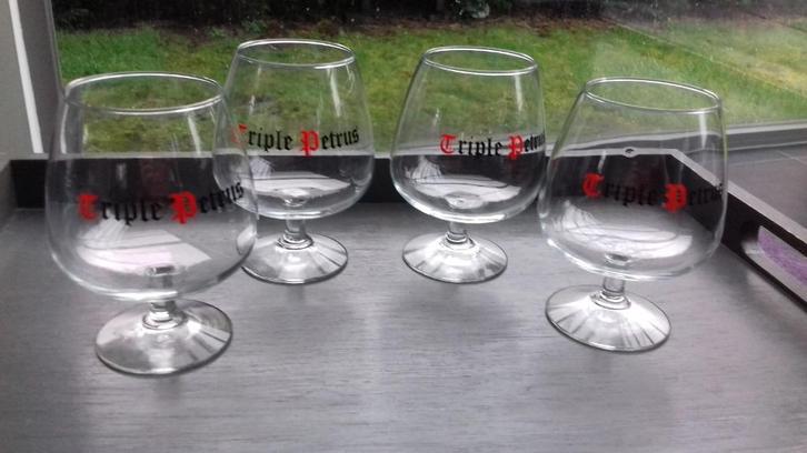Triple Petrus Bavik bierglazen, Verzamelen, Glas en Drinkglazen, Gebruikt, Bierglas, Ophalen
