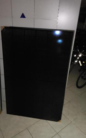 Panneau solaire -YL400D-37e 1500V 1/2 noir - 5 pièces, Enlèvement, Neuf, Panneau, 200 watts-crêtes ou plus