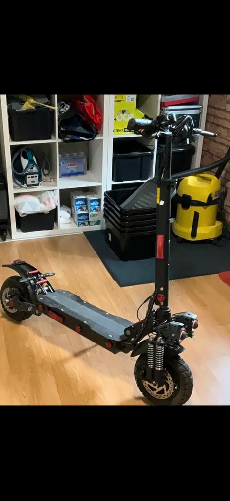 Electrische step (2400watt), Fietsen en Brommers, Steps, Zo goed als nieuw, Ophalen