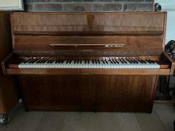 Geyer piano hoogglans - hoogte 110 cm - in zeer goede staat beschikbaar voor biedingen
