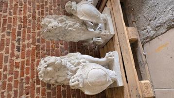 Grote Leeuw Tuinbeelden koppel in steen ️ beschikbaar voor biedingen