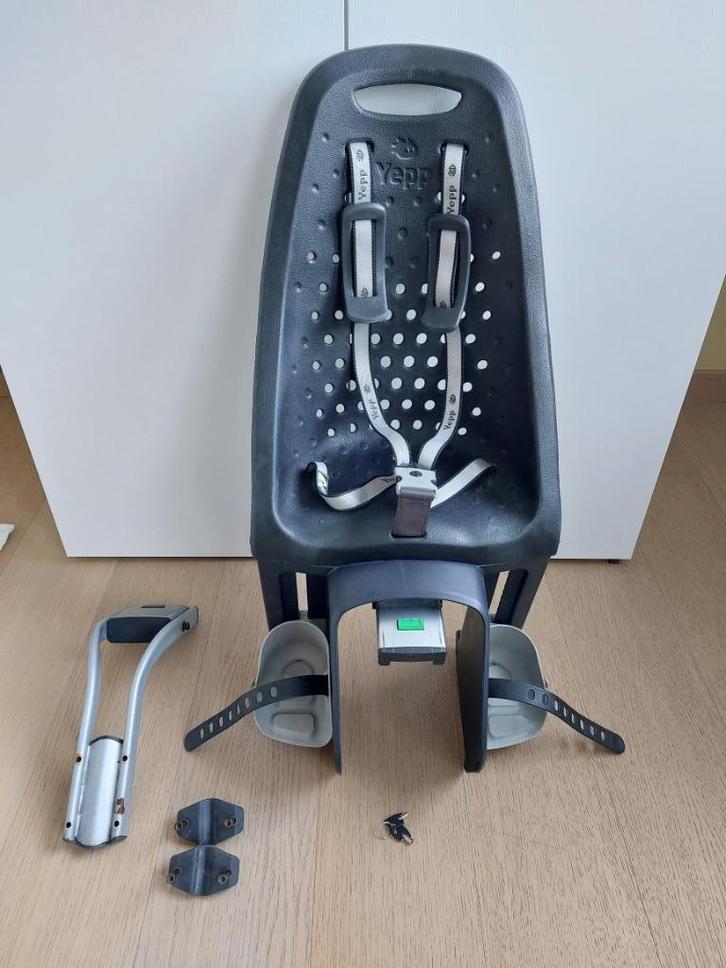 Fietsstoeltje Yepp Maxi (framebevestiging), Fietsen en Brommers, Fietsaccessoires | Fietsstoeltjes, Gebruikt, Achterzitje, Voetsteuntjes