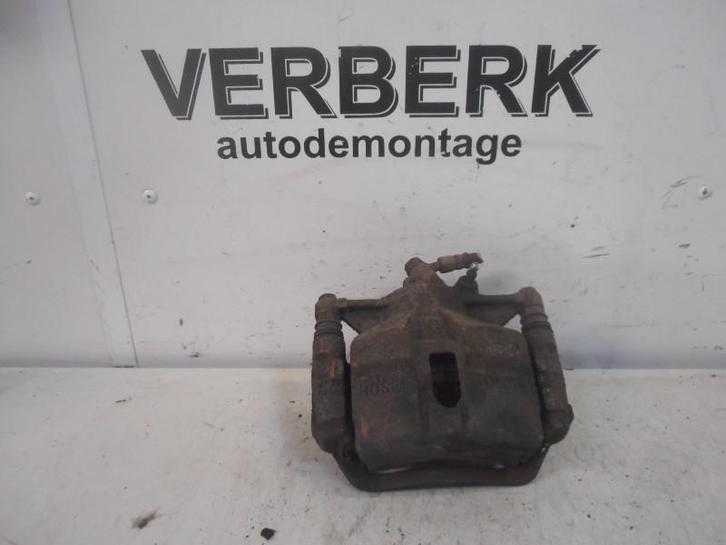 REMKLAUW LINKS VOOR Toyota Celica (T20) (57-25), Auto-onderdelen, Remmen en Aandrijving, Toyota, Gebruikt