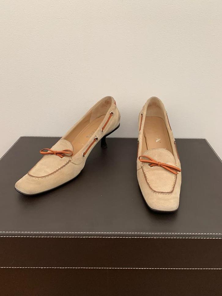 PRADA-schoenen (37/Gemaakt in Italië), Kleding | Dames, Schoenen, Zo goed als nieuw, Pumps, Beige, Ophalen of Verzenden