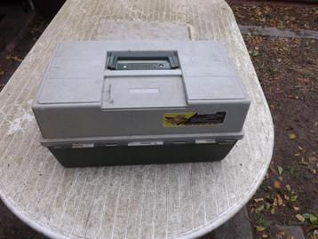 een viskoffer een TACKLE BOX van SNOWBEE beschikbaar voor biedingen