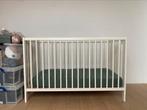 Babybed wit + IKEA matras, Kinderen en Baby's, Babywiegjes en Ledikanten, Ophalen, Gebruikt, Ledikant