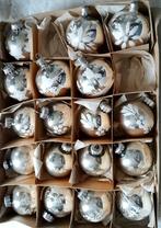18 boules de Noël argentées avec images blanches, Comme neuf, Enlèvement ou Envoi