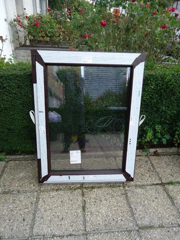 Een nieuw PVC raamkozijn (dubbele beglazing)!!! beschikbaar voor biedingen