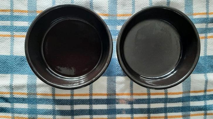 Te koop: Twee kleine vuurvaste oven kommetjes (zwart)., Huis en Inrichting, Keuken | Potten en Pannen, Nieuw, Overige typen, Overige materialen