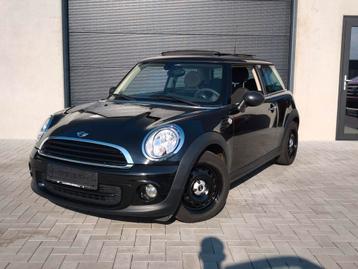 Mini Cooper one facelift panoramisch schuifdak airco  beschikbaar voor biedingen