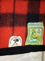 mooi zwart/rood deken zuivere wol, Rouge, Enlèvement ou Envoi, Une personne, Utilisé