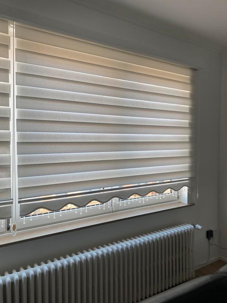 Rideau moderne, Maison & Meubles, Ameublement | Rideaux & Stores à lamelles, Comme neuf, Blanc, Enlèvement