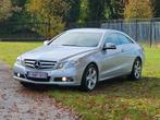 Mercedes E200 cgi compressor Benzine, Auto's, Automaat, Achterwielaandrijving, 1789 cc, Zwart