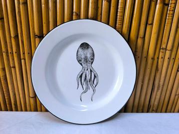 Geëmailleerde metalenbord versierd met een octopus/inktvis beschikbaar voor biedingen