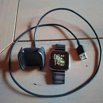 Fitbit versa 2, met metalen bandje, Enlèvement, Comme neuf