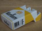 Asbak in de vorm van een pakje "Marlboro", Verzamelen, Ophalen of Verzenden, Zo goed als nieuw, Asbak