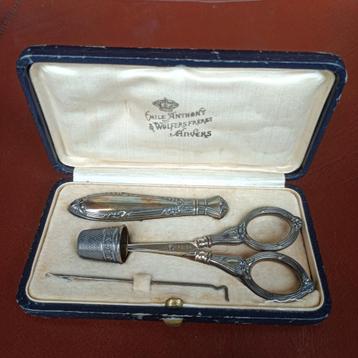 Massief zilver naaiset Wolfers 0.800 beschikbaar voor biedingen