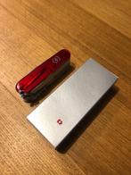 Victorinox SwissChamp Red Trans. 1.6795.T, Collections, Autres, Enlèvement ou Envoi