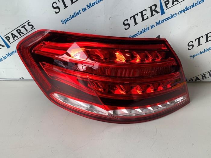 Achterlicht links van een Mercedes E-Klasse, Auto-onderdelen, Verlichting, Mercedes-Benz, Nieuw, 12 maanden garantie, Ophalen of Verzenden