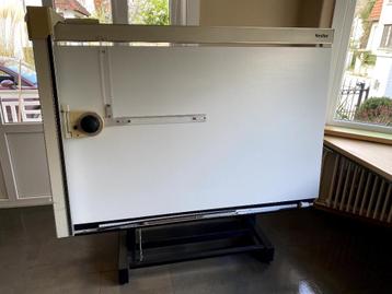 professionele tekentafel beschikbaar voor biedingen