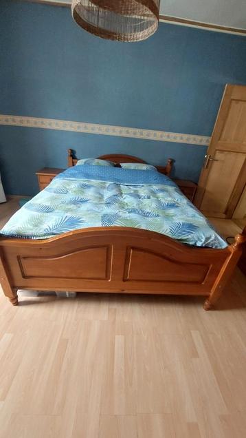Chambre à coucher 2P pin massif + 2 sommiers  beschikbaar voor biedingen