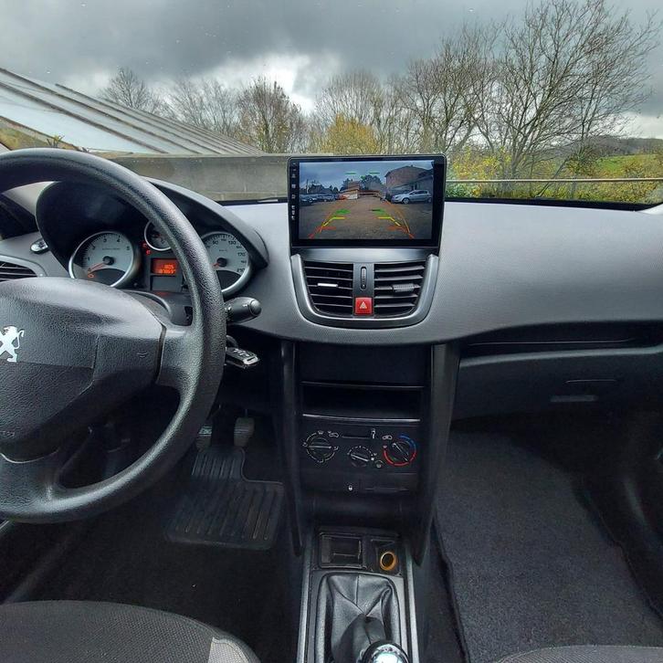 Peugeot 207 essence année 2008 187.000 km, Auto's, Peugeot, Particulier, ABS, Achteruitrijcamera, Airbags, Bluetooth, Centrale vergrendeling