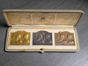 set 3 medailles in etui WOI 1914-1915  beschikbaar voor biedingen