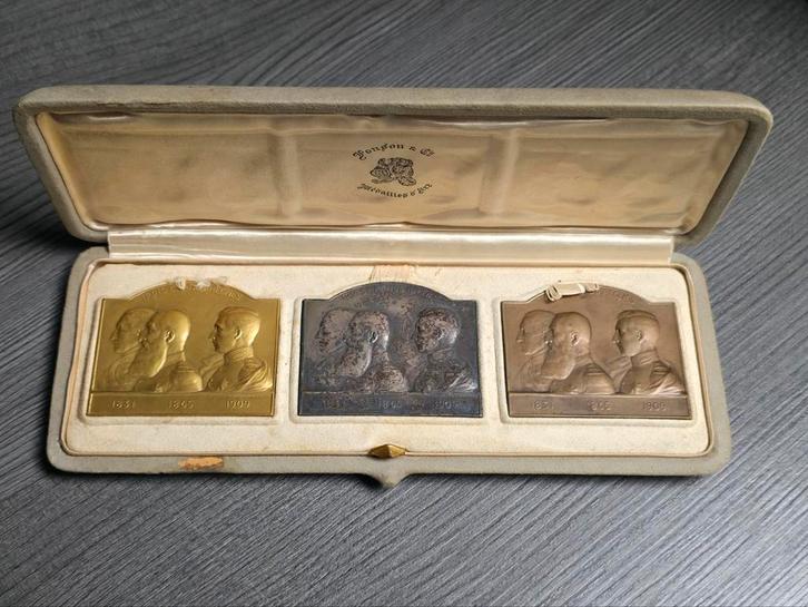 set 3 medailles in etui WOI 1914-1915, Postzegels en Munten, Penningen en Medailles, Ophalen of Verzenden