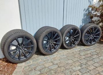 Pneus hiver pour Porsche, 2 tailles différentes en 19" disponible aux enchères