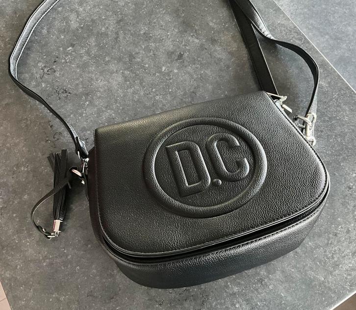 Schoudertasje met tashengel, Handtassen en Accessoires, Tassen | Schoudertassen, Nieuw, Overige merken, Zwart, Leer, Ophalen of Verzenden