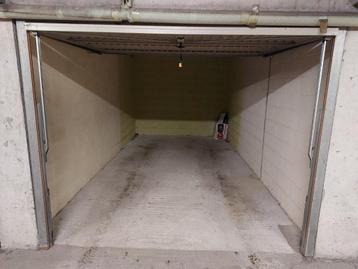 Garagebox centrum Westende-Bad te koop ! beschikbaar voor biedingen