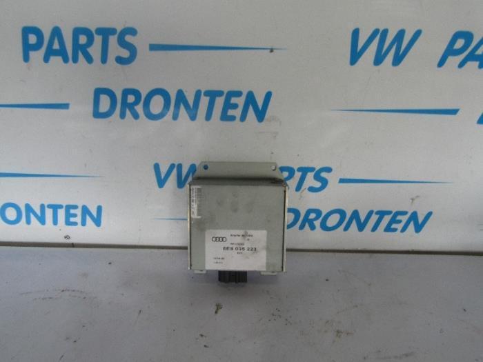 Radio versterker van een Audi S4, Auto-onderdelen, Elektronica en Kabels, Audi, Gebruikt, 3 maanden garantie, Ophalen of Verzenden