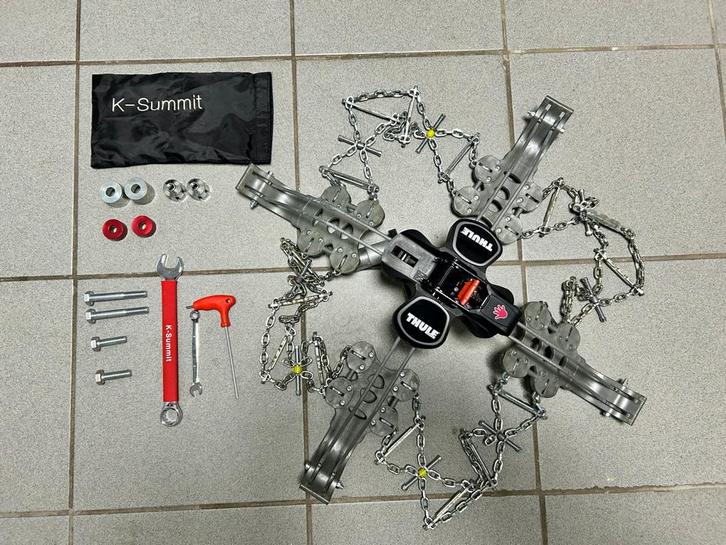 Thule K Summit Model K23 sneeuwkettingen, Auto diversen, Sneeuwkettingen, Zo goed als nieuw, Ophalen