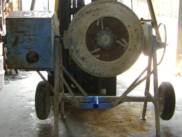 betonmolen(s) PLEVAM benzine HONDA 240 liter OF 230V elektr., Doe-het-zelf en Bouw, Betonmolens, Ophalen