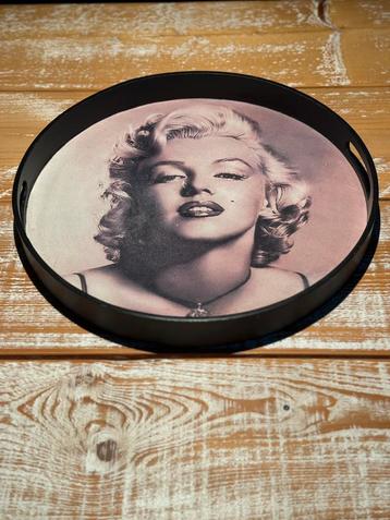 Dienblad Marilyn Monroe beschikbaar voor biedingen