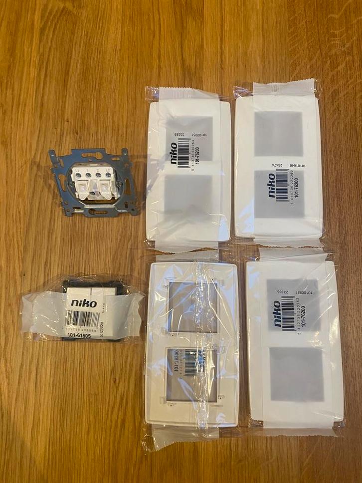 Overschot NIKO (Nieuw), Doe-het-zelf en Bouw, Elektriciteit en Kabels, Nieuw, Schakelaar, Ophalen