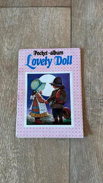 Lovely Doll - volledig plakboek beschikbaar voor biedingen