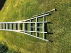 Alu ladder met verstelbare poot (hellingen), Doe-het-zelf en Bouw, Ladders en Trappen, Ophalen, Zo goed als nieuw, Ladder, Opvouwbaar of Inschuifbaar