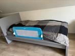 2 bedden met lattenbodem en matras en nachtafel, Ophalen, Zo goed als nieuw