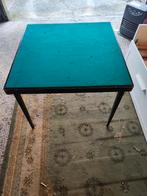 Table de bridge ou poker, Enlèvement