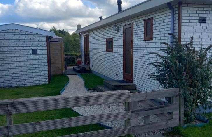 Très beau chalet à vendre dans les Cantons de l'Est, Caravanes & Camping, Caravanes résidentielles, jusqu'à 6, Enlèvement ou Envoi