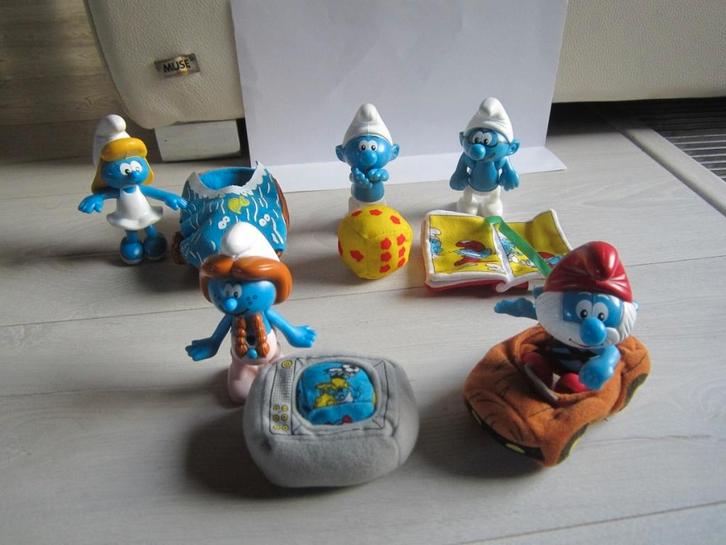 Schtroumpfs Mc Donald 2002 avec accessoires - 2,00Eur / p, Collections, Schtroumpfs, Comme neuf, Poupée, Figurine ou Peluche, Différents Schtroumpfs